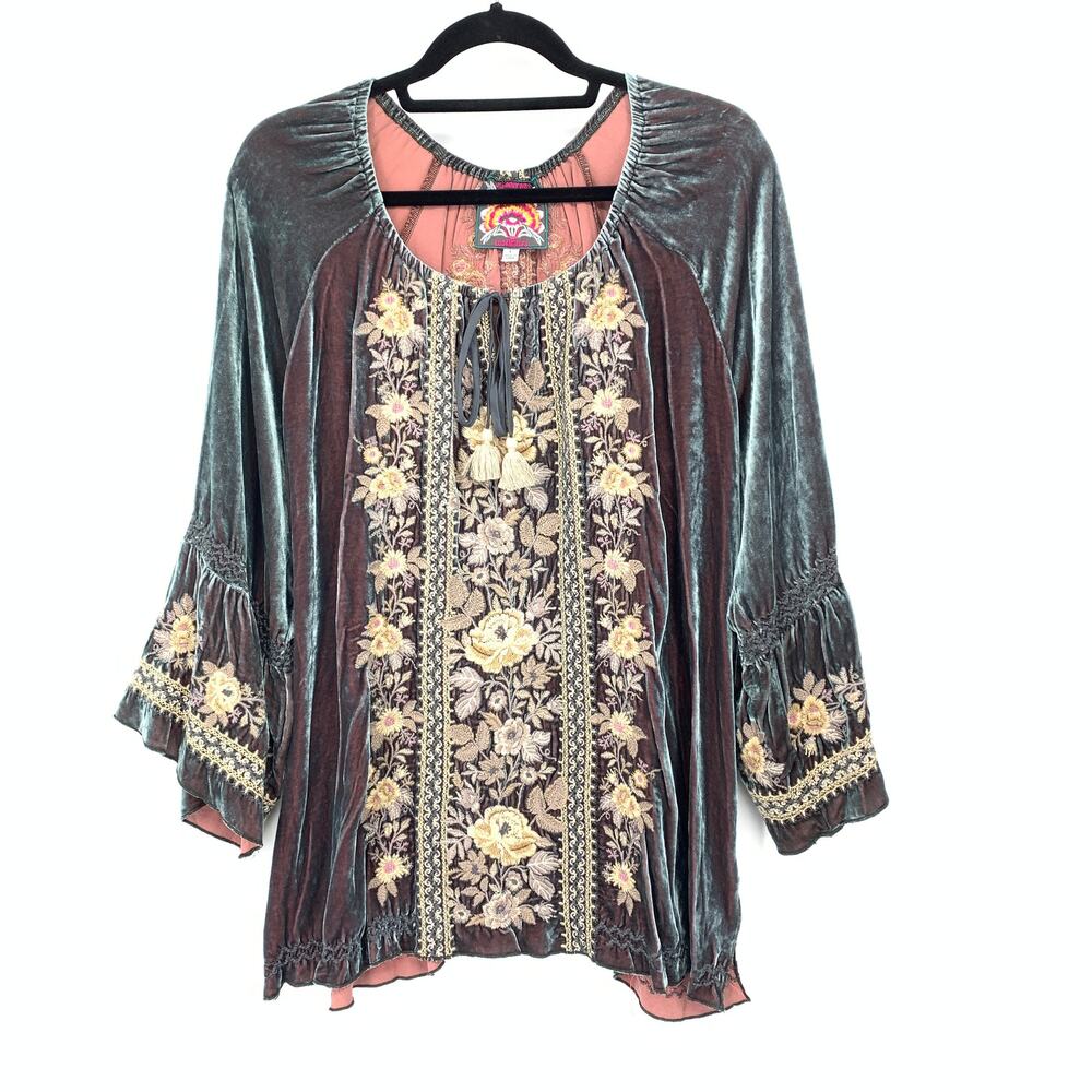 Johnny Was Velvet Flare Sleeve Blouse Womens Sz Large Embroidered Blue Gray Red